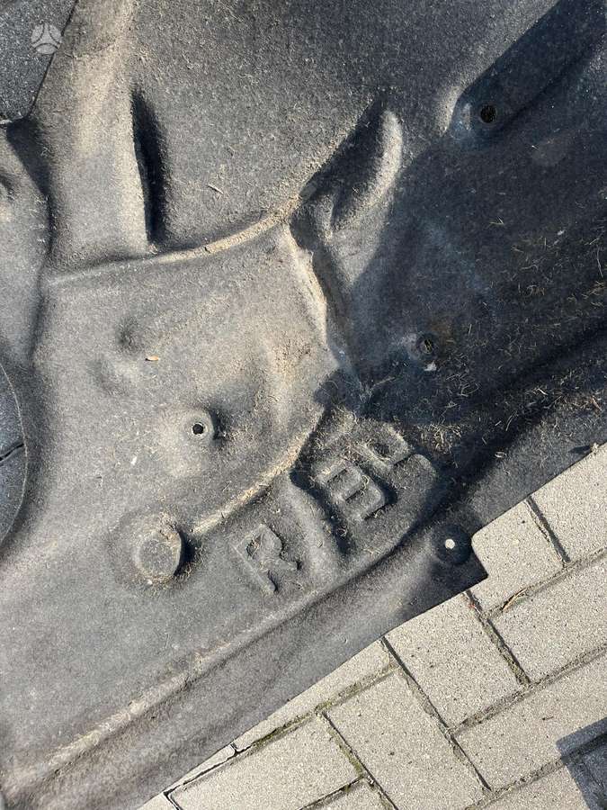 BMW 3 serija Tik dalys nuotraukose