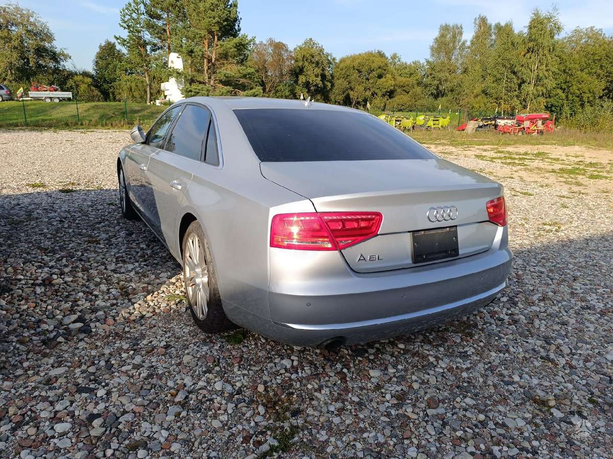 Audi A8, 3.0 l., limousine