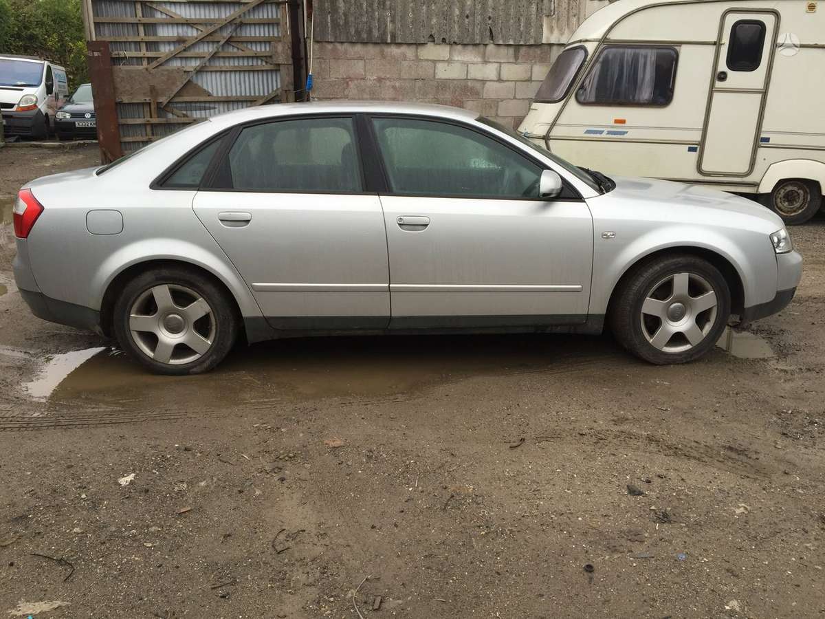 Audi A4 Audi a4 dalimis