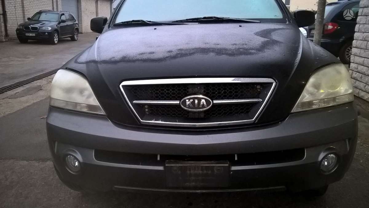 Kia Sorento dalimis. Variklio defektas