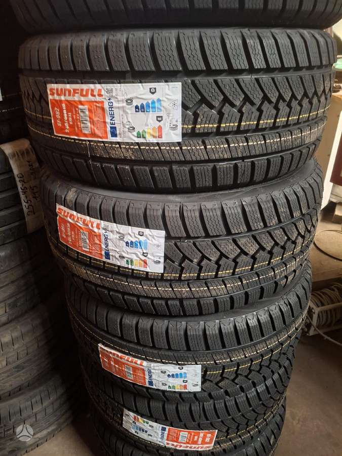 Sunfull Sf982.2025m., winter 245/40 R18