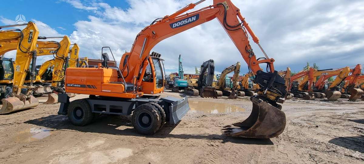 Doosan DX160W, ekskavatoriai