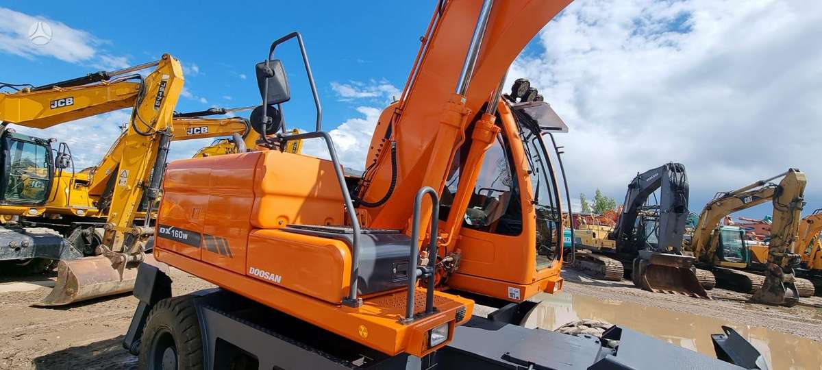 Doosan DX160W, ekskavatori
