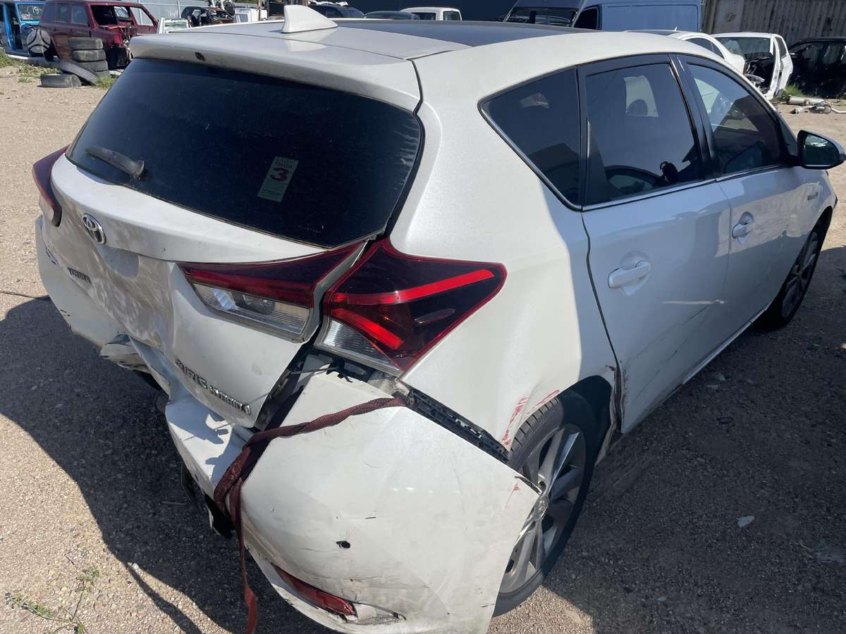 Toyota Auris dalimis