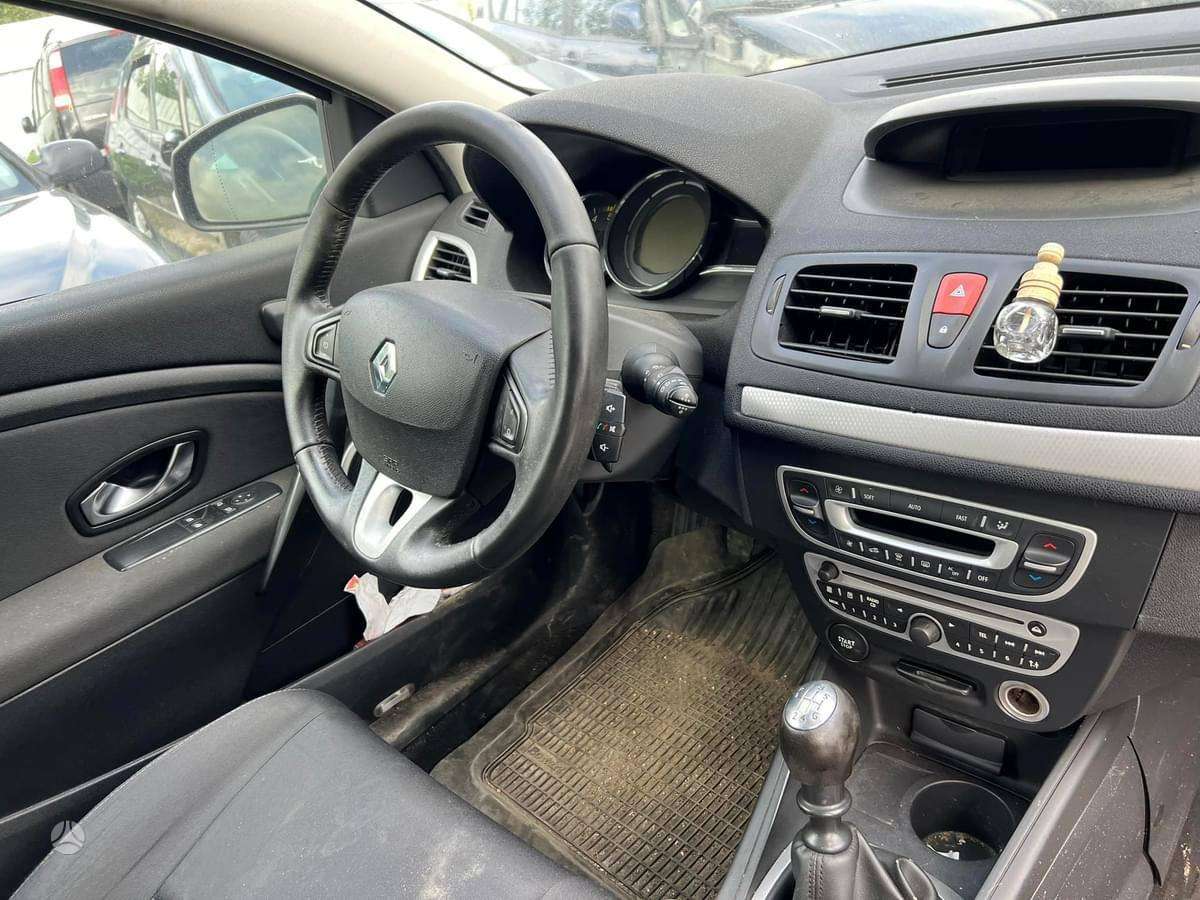 Renault Megane по частям
