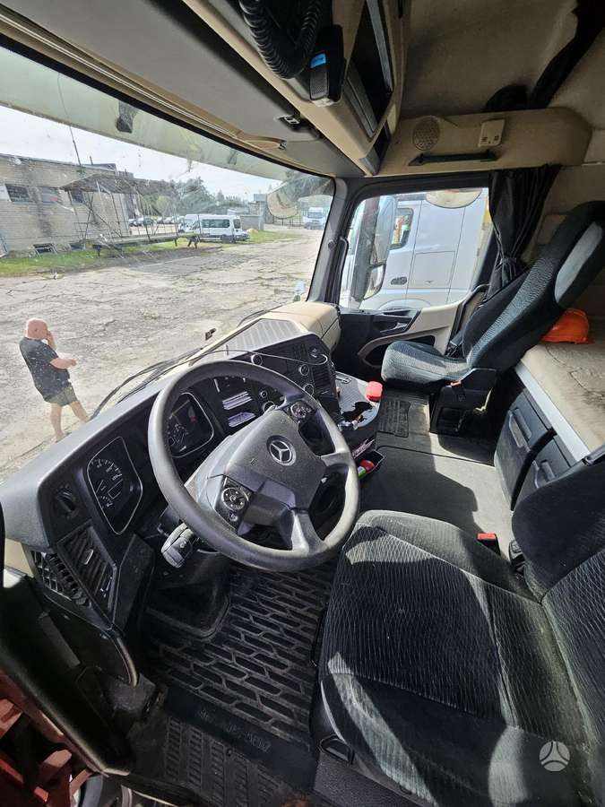 Mercedes-Benz Actros, double sleeper