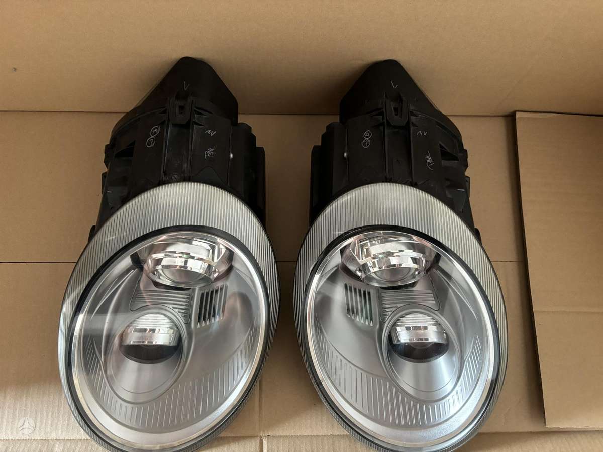 Porsche 911 lights