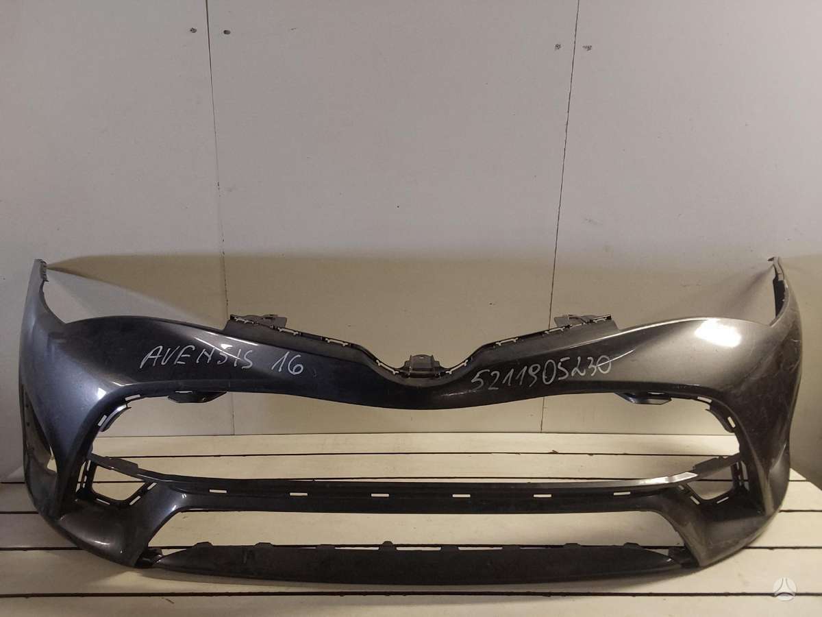 Toyota Avensis for parts