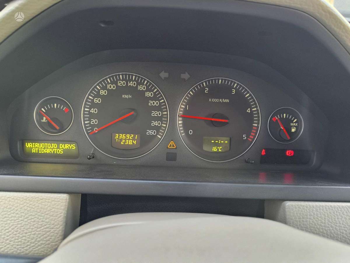 Volvo XC90 dalimis