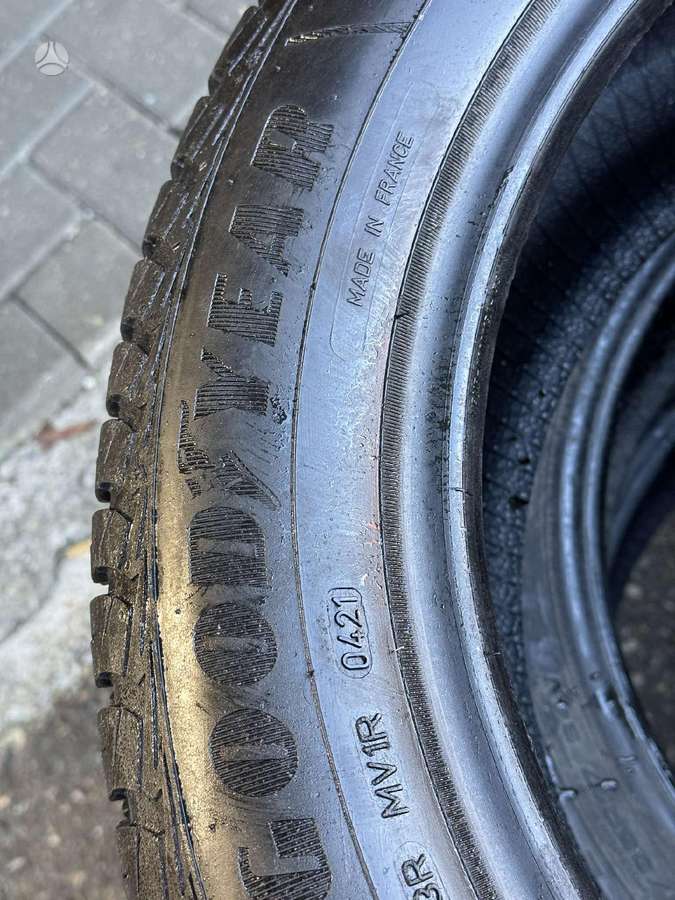 Goodyear VECTOR 4 SEASONS GEN-2, всесезонные 215/55 R17