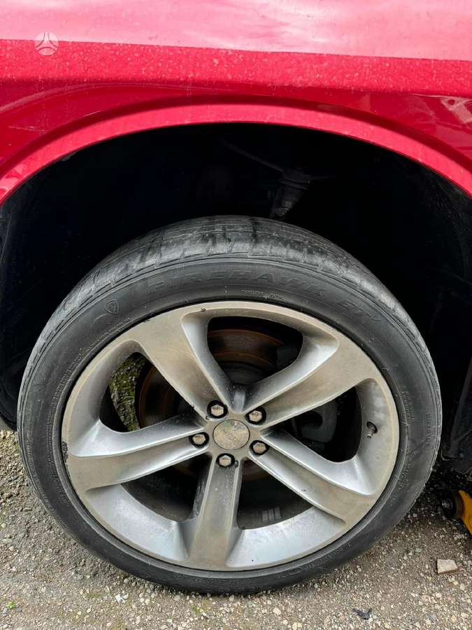 Dodge Challenger dalimis