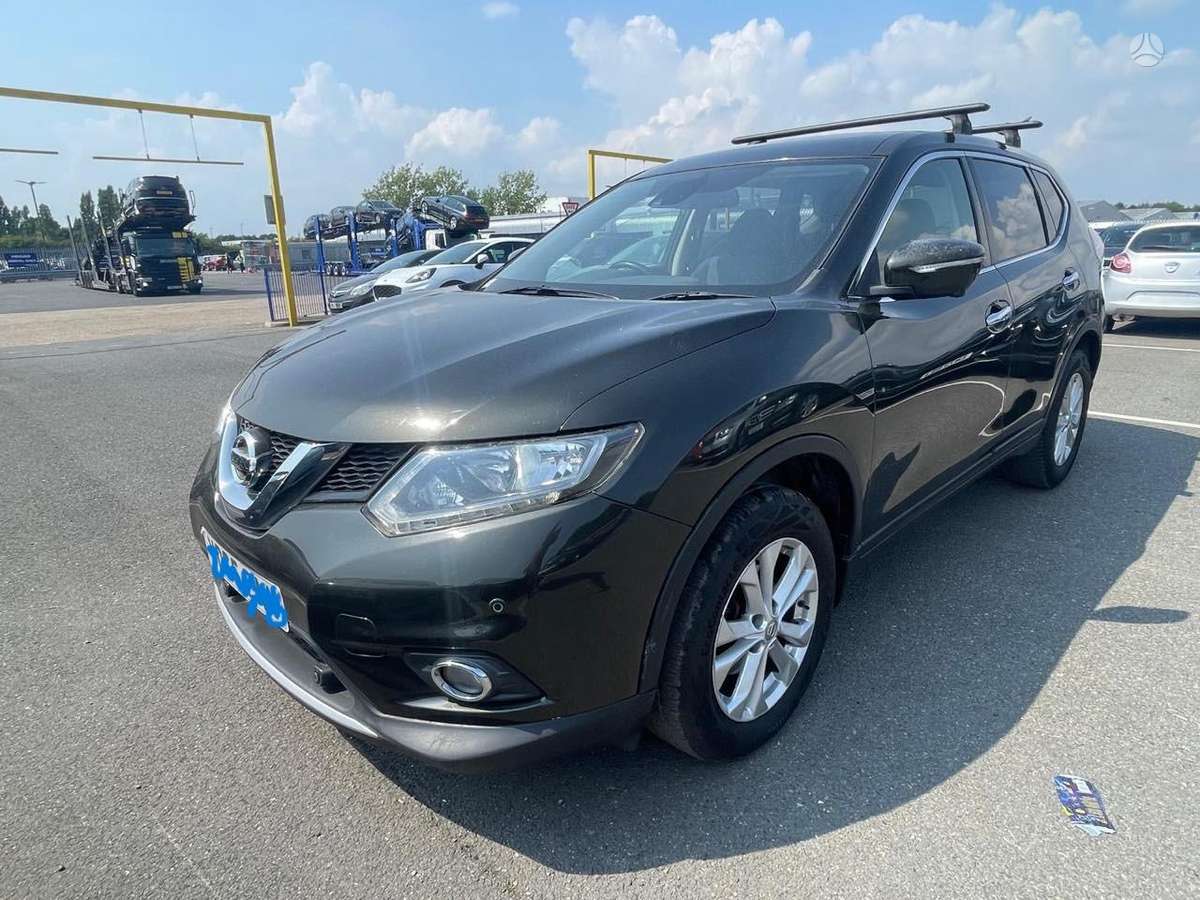 Nissan X-Trail for parts