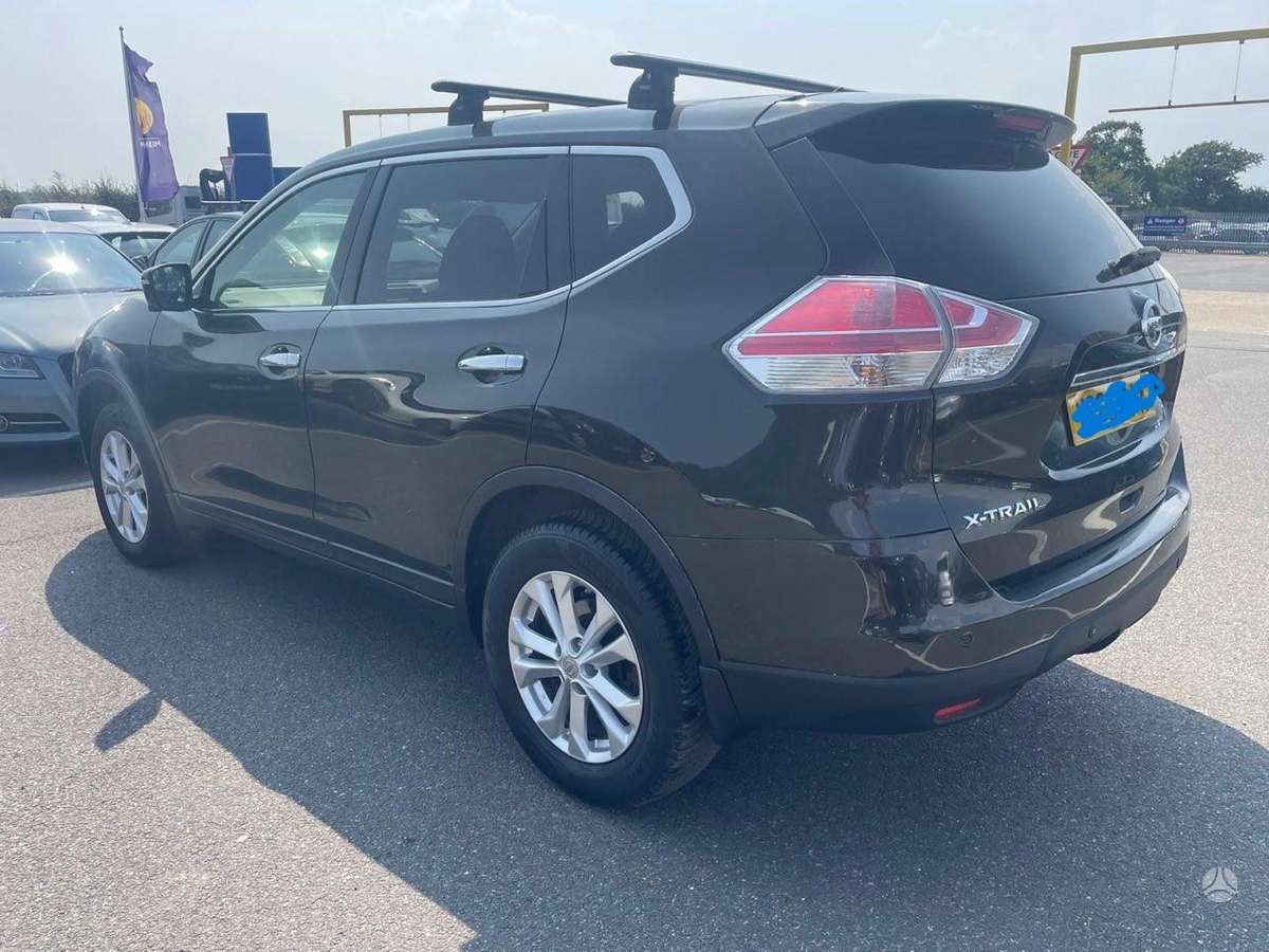 Nissan X-Trail for parts