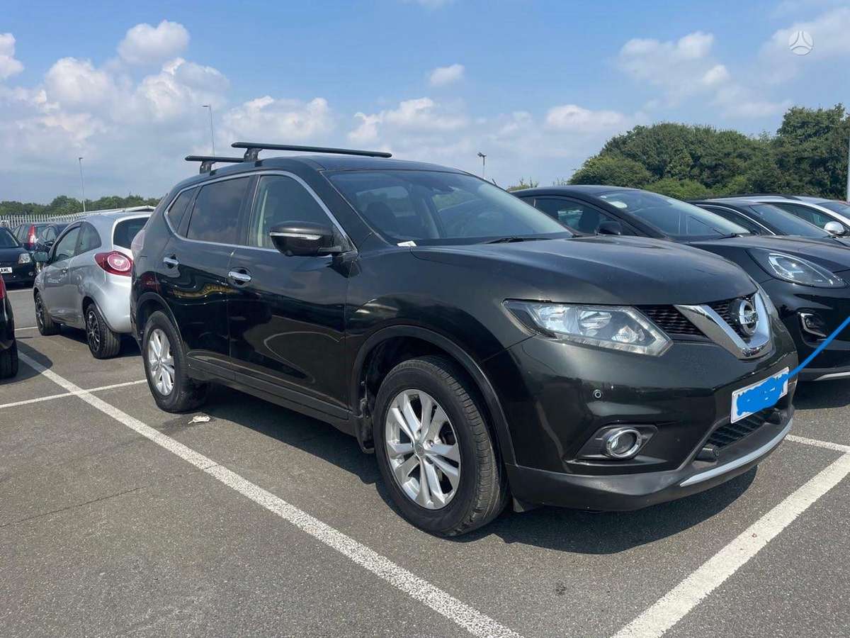 Nissan X-Trail for parts