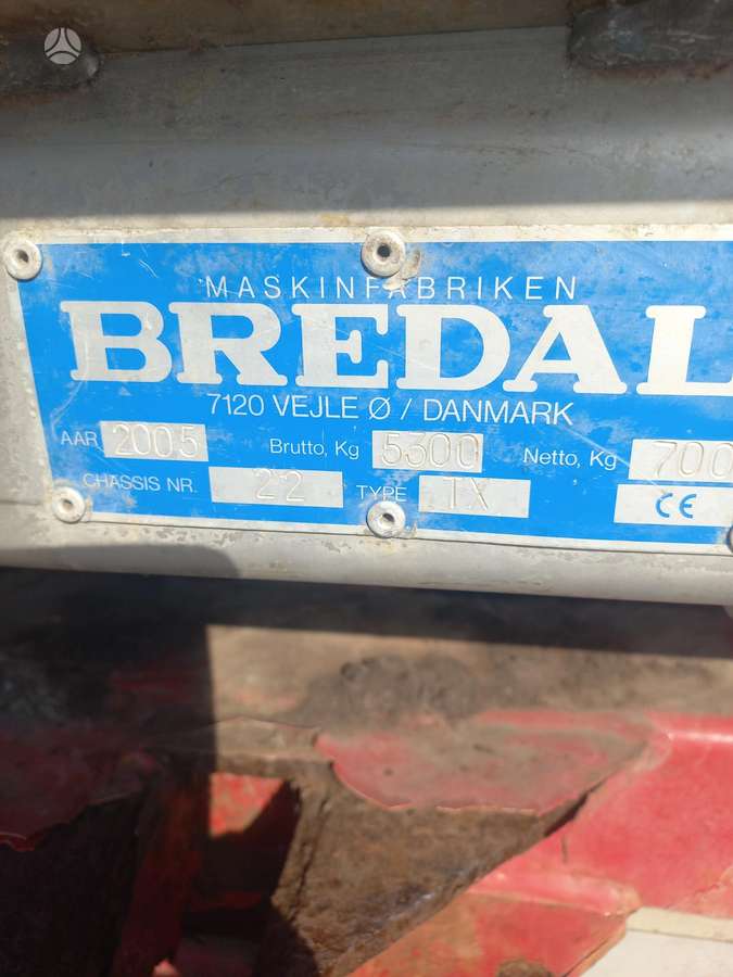 Bredal B-4500, spreaders