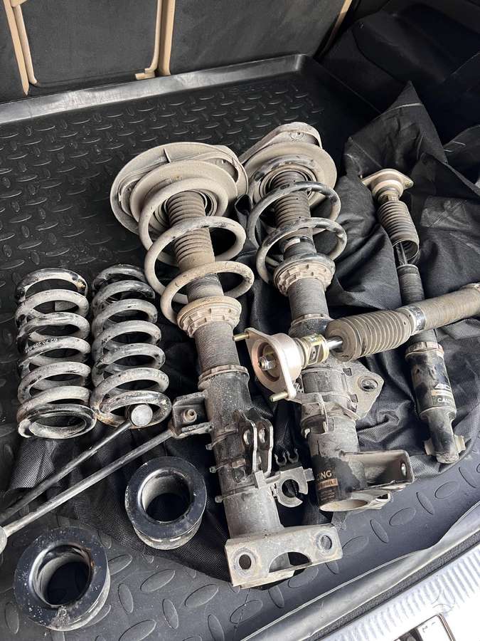 Mercedes-Benz E220 shock absorber