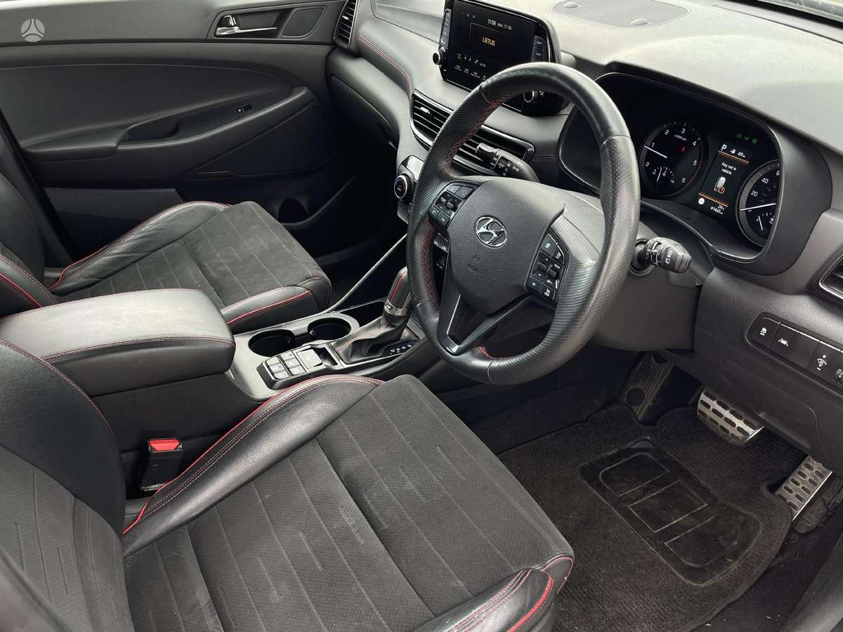 Hyundai Tucson for parts. Facelift
