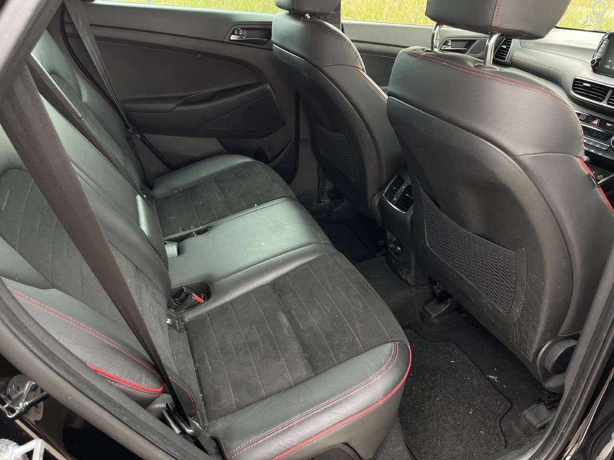 Hyundai Tucson for parts. Facelift
