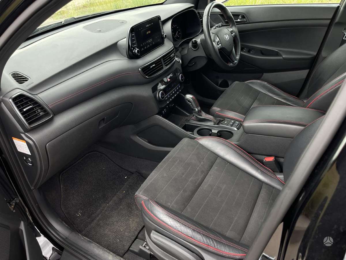 Hyundai Tucson for parts. Facelift
