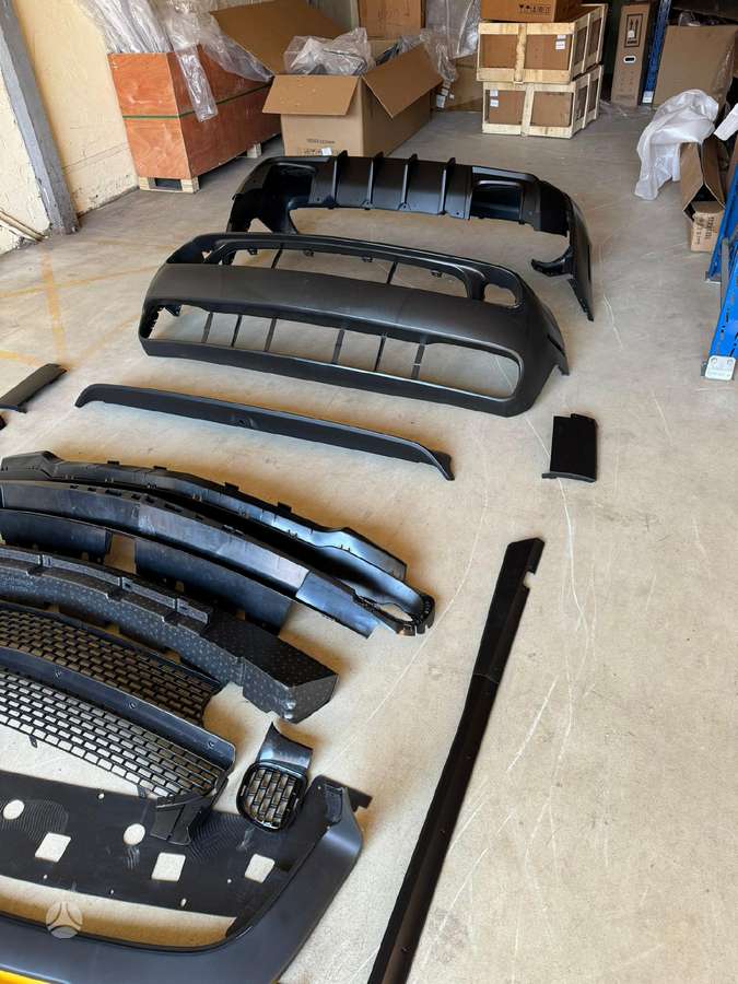 Dodge Challenger apdailos detalės