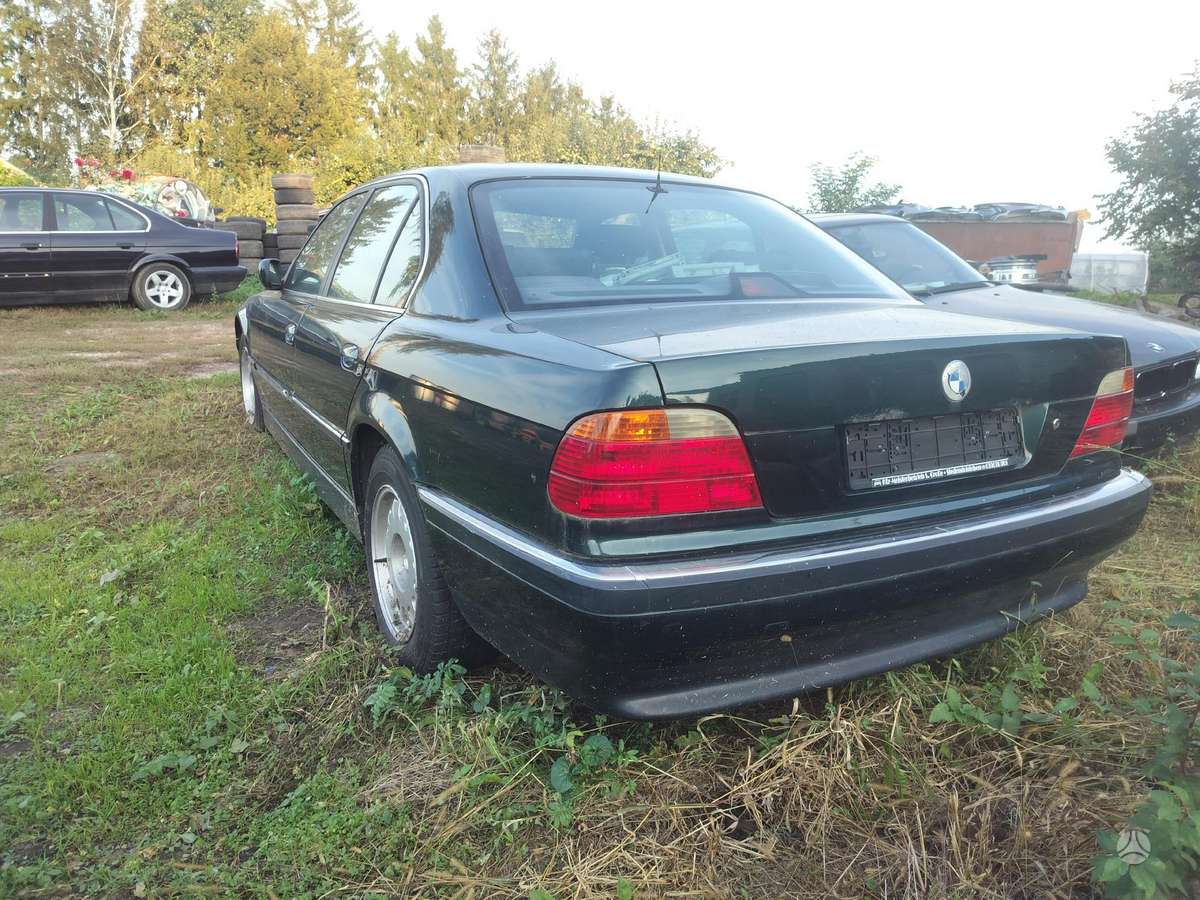 BMW 740, 4.4 l., Седан
