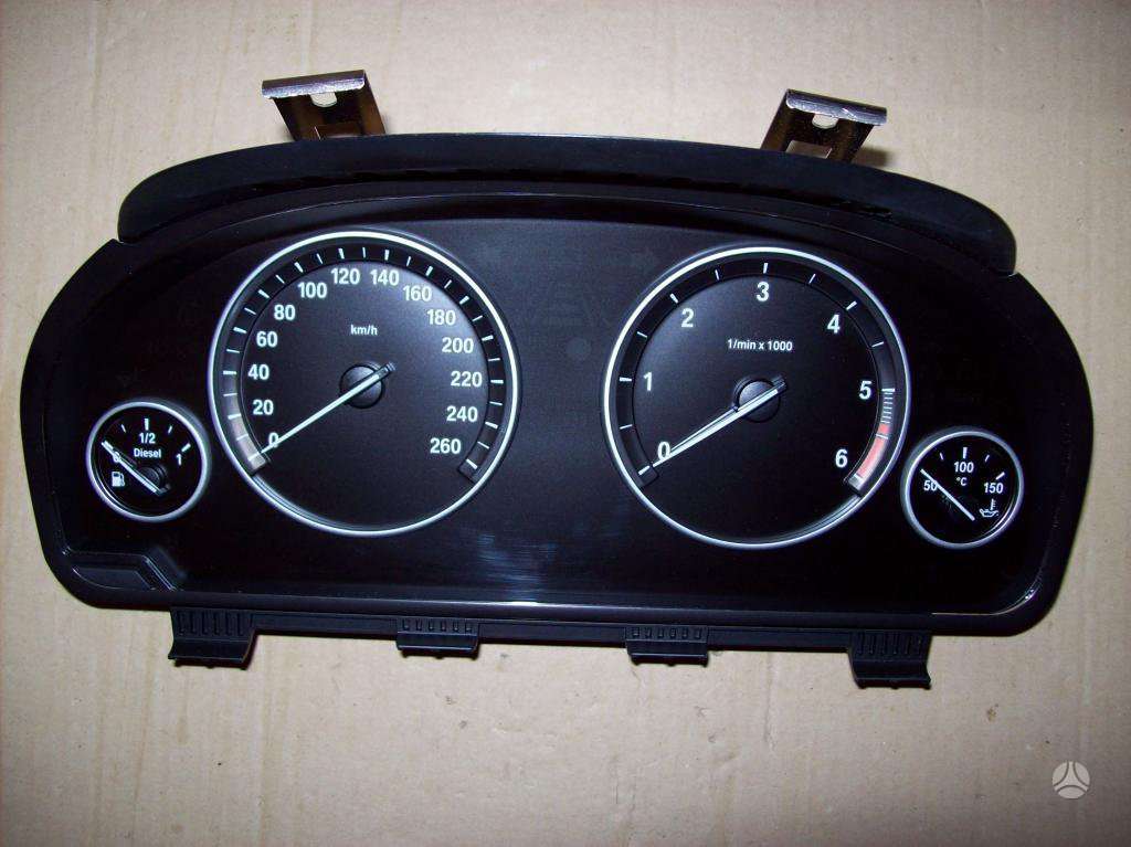 BMW 5 serija prietaisų skydelis