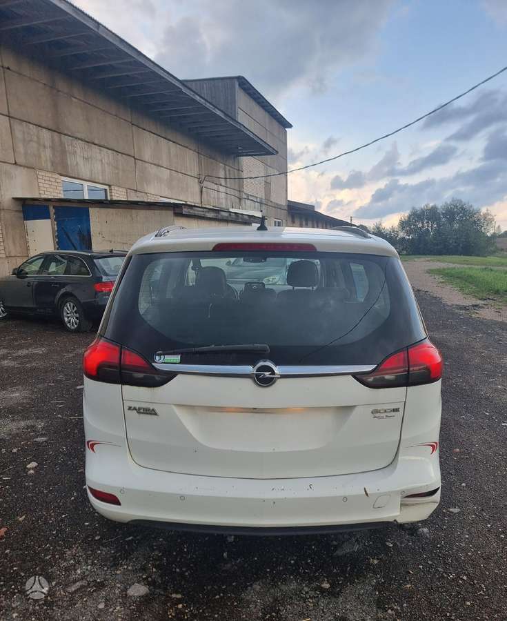 Opel Zafira dalimis. Europa