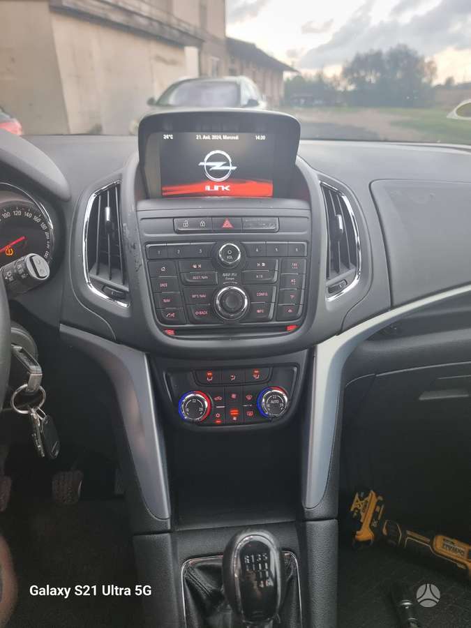 Opel Zafira dalimis. Europa