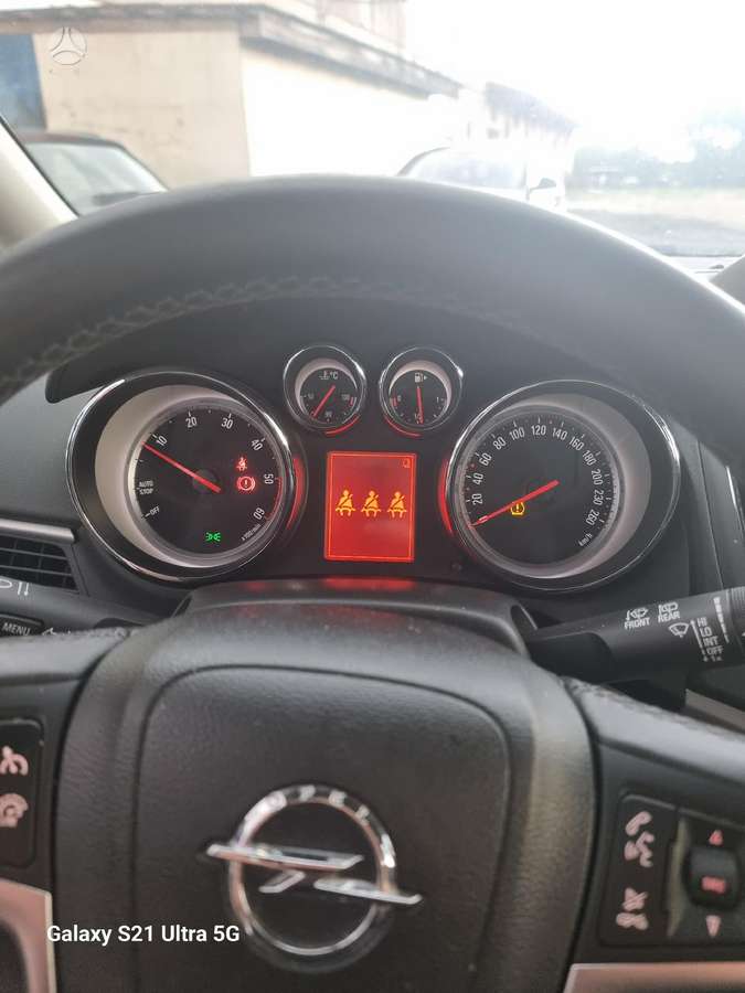 Opel Zafira dalimis. Europa