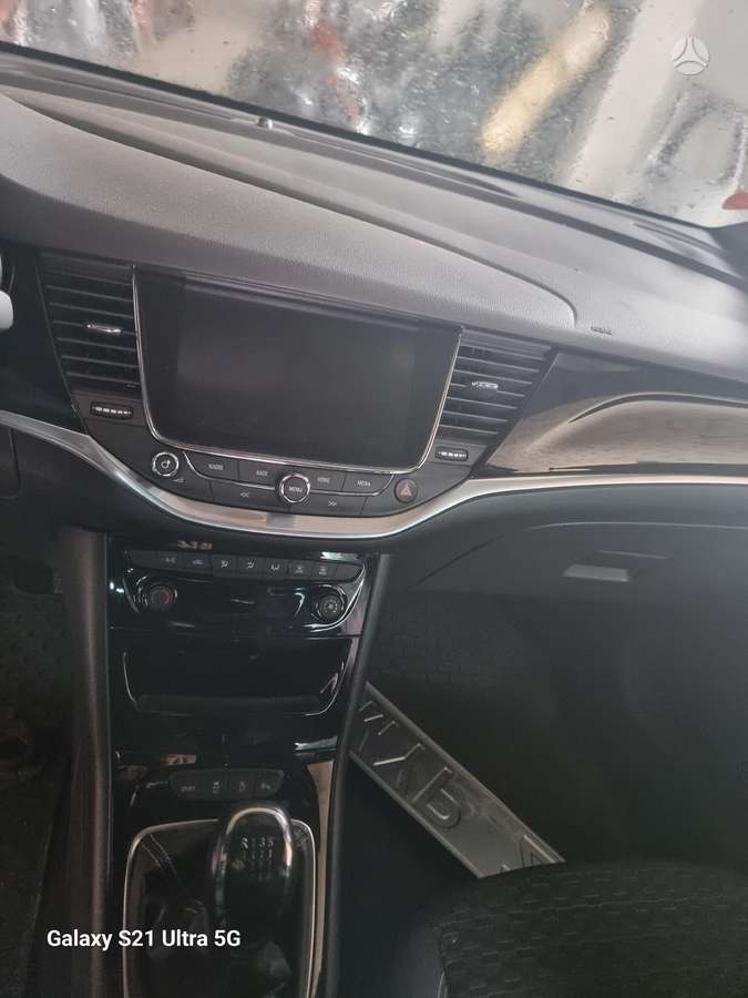 Opel Astra dalimis. Europa