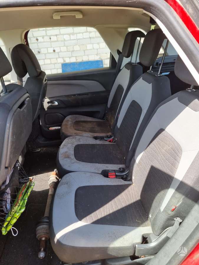Citroen C4 Picasso dalimis