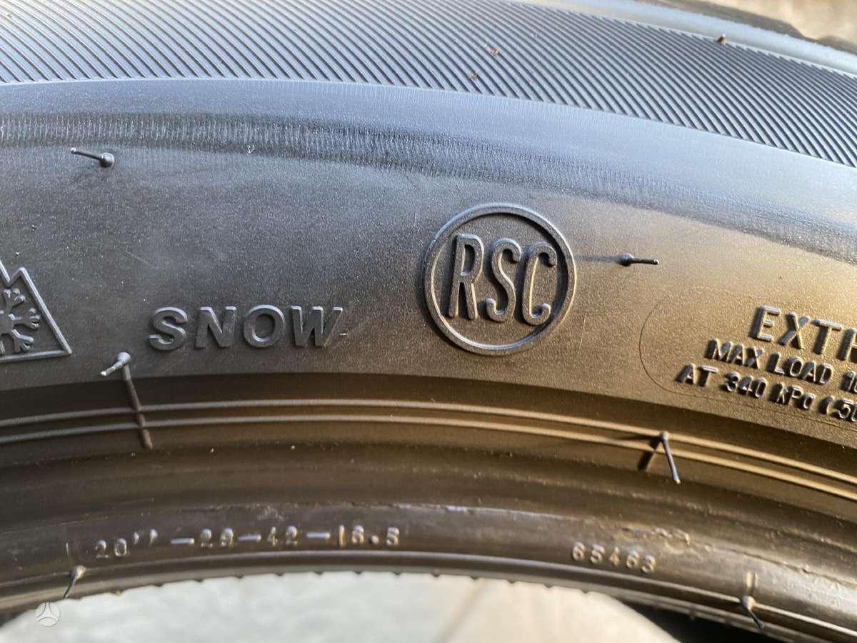 Bridgestone Blizzak lm001, winter 275/45 R20