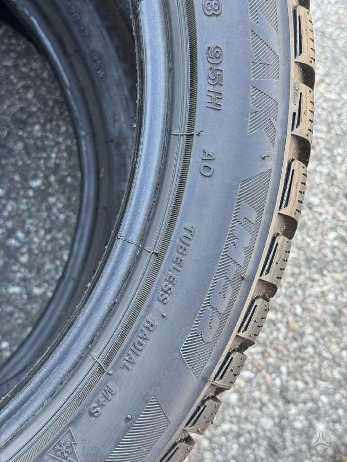 Bridgestone BLIZZAK LM-32, winter 225/45 R18