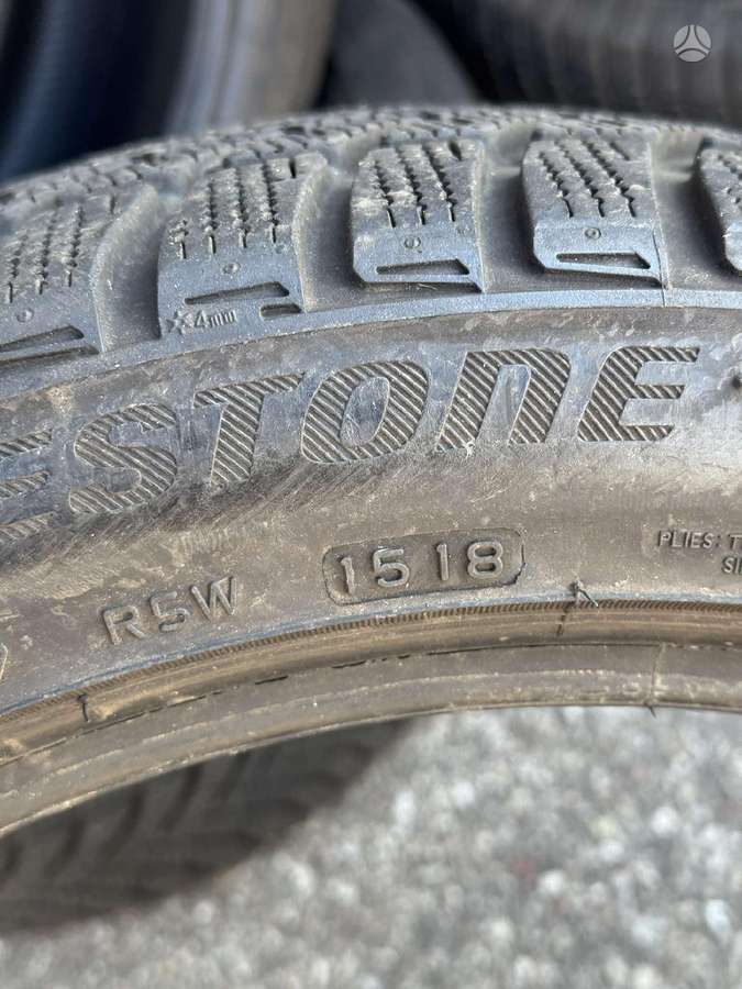Bridgestone BLIZZAK LM-32, winter 225/45 R18