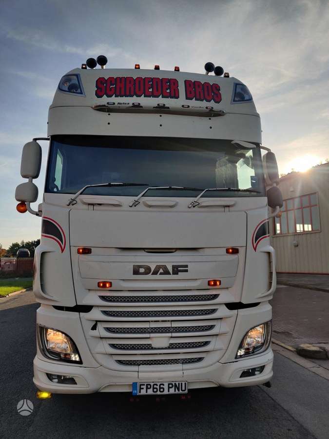 DAF XF 460, double sleeper