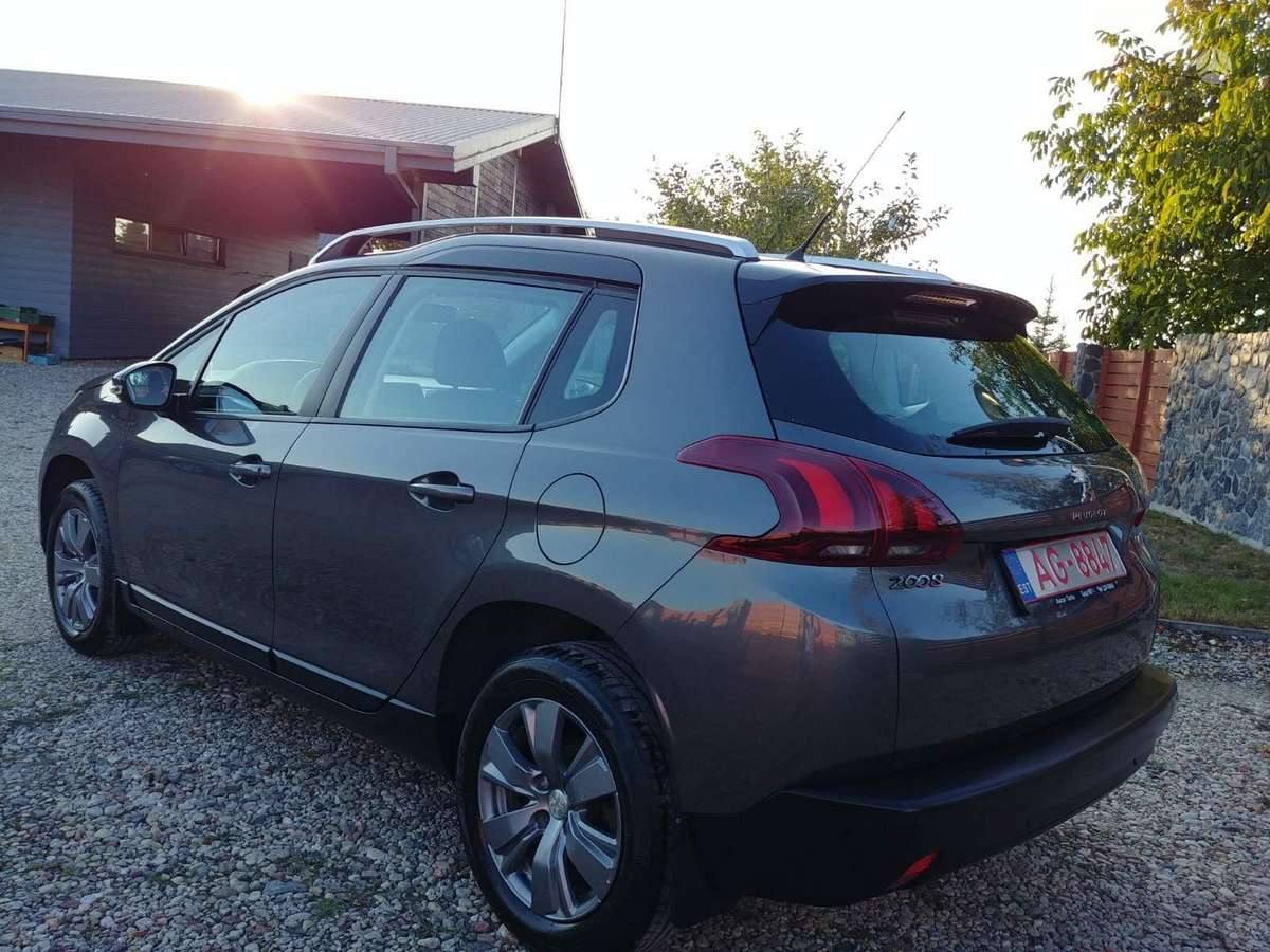 Peugeot 2008 - 6