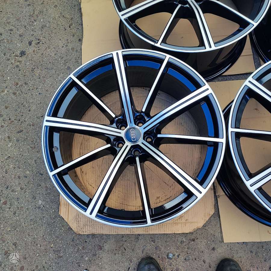 Audi, lengvojo lydinio, R22