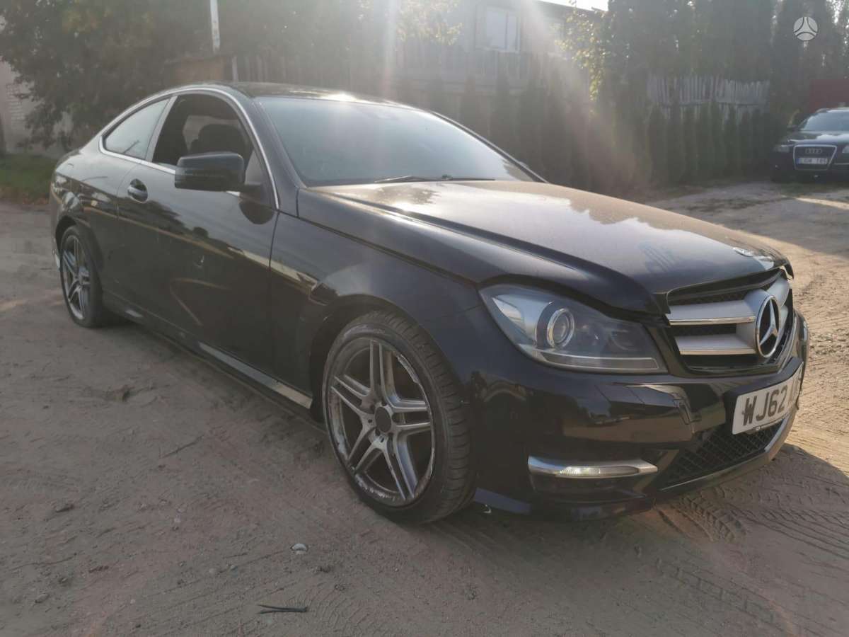 Mercedes-Benz C250 dalimis