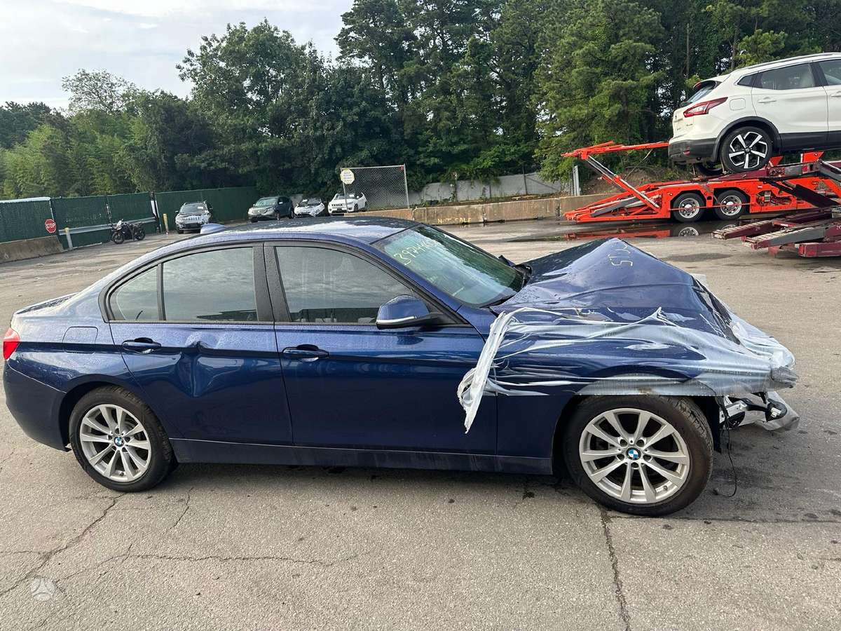 BMW 320 dalimis. Usa amerika auto dalimis