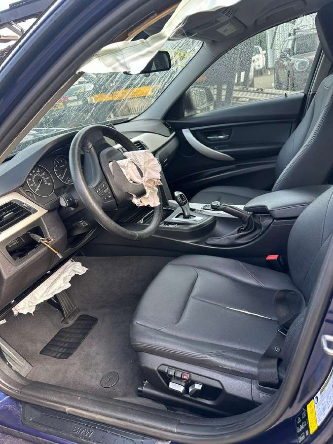 BMW 320 dalimis. Usa amerika auto dalimis