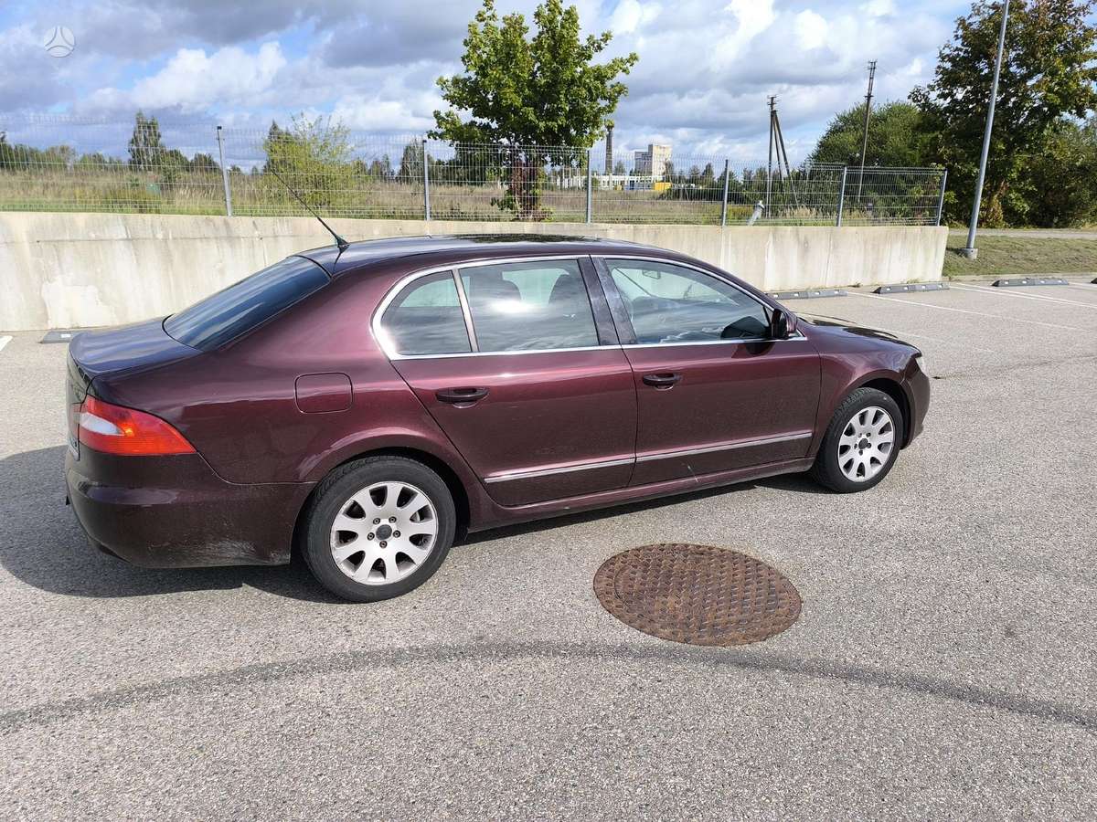 Skoda Superb, 1.8 l., hatchback