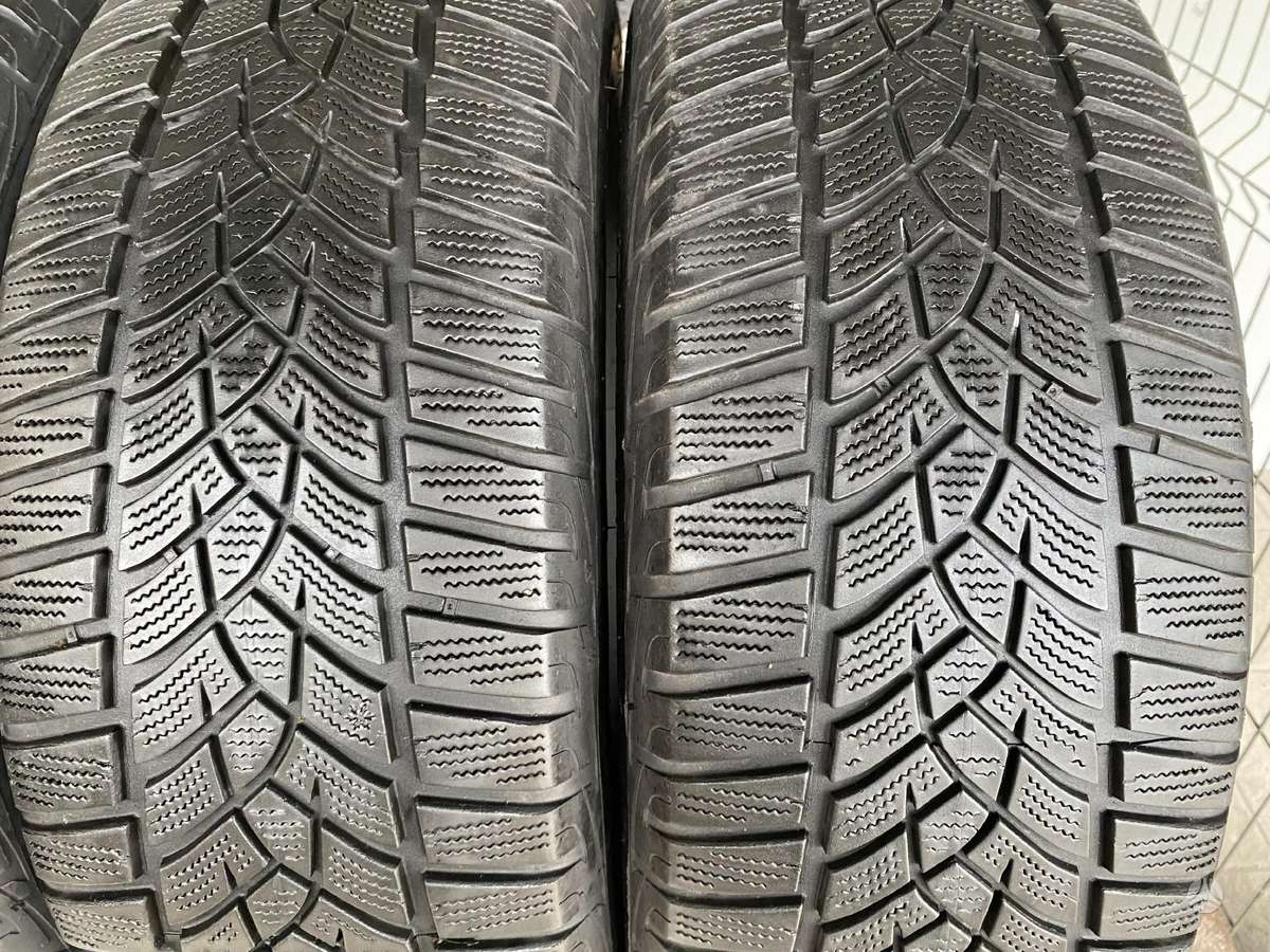 Goodyear Ultragrip performance, žieminės 215/60 R16
