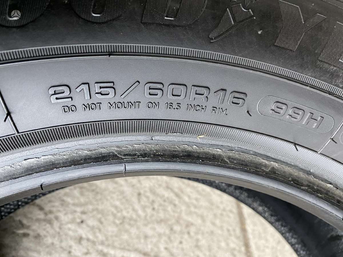 Goodyear Ultragrip performance, žieminės 215/60 R16