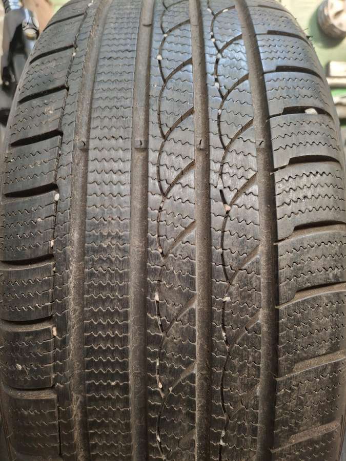 Tracmax 2021m, winter 205/45 R17