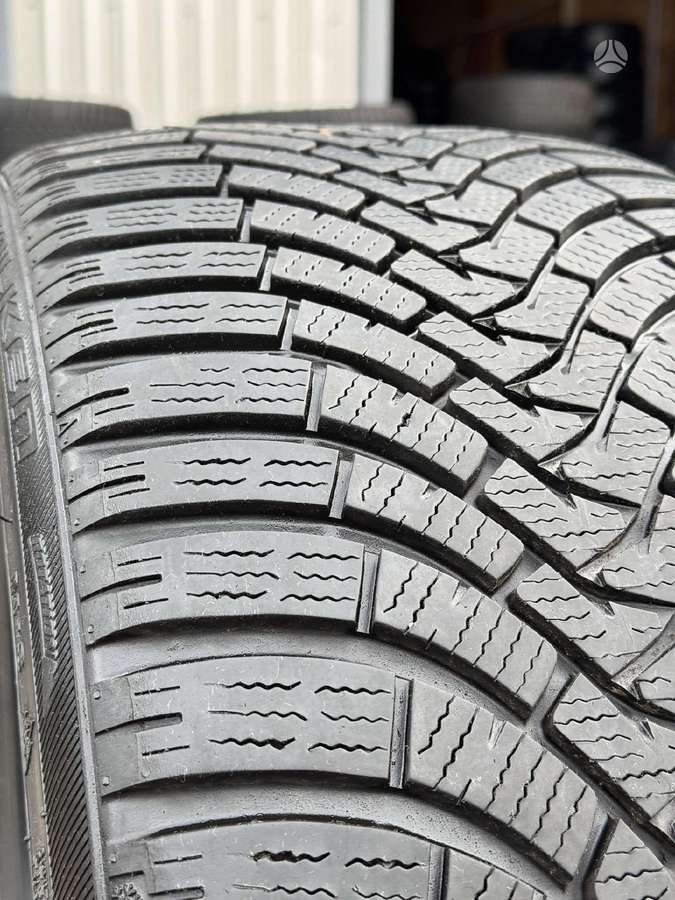 Falken EUROWINTER HS01, зимние 255/35 R21