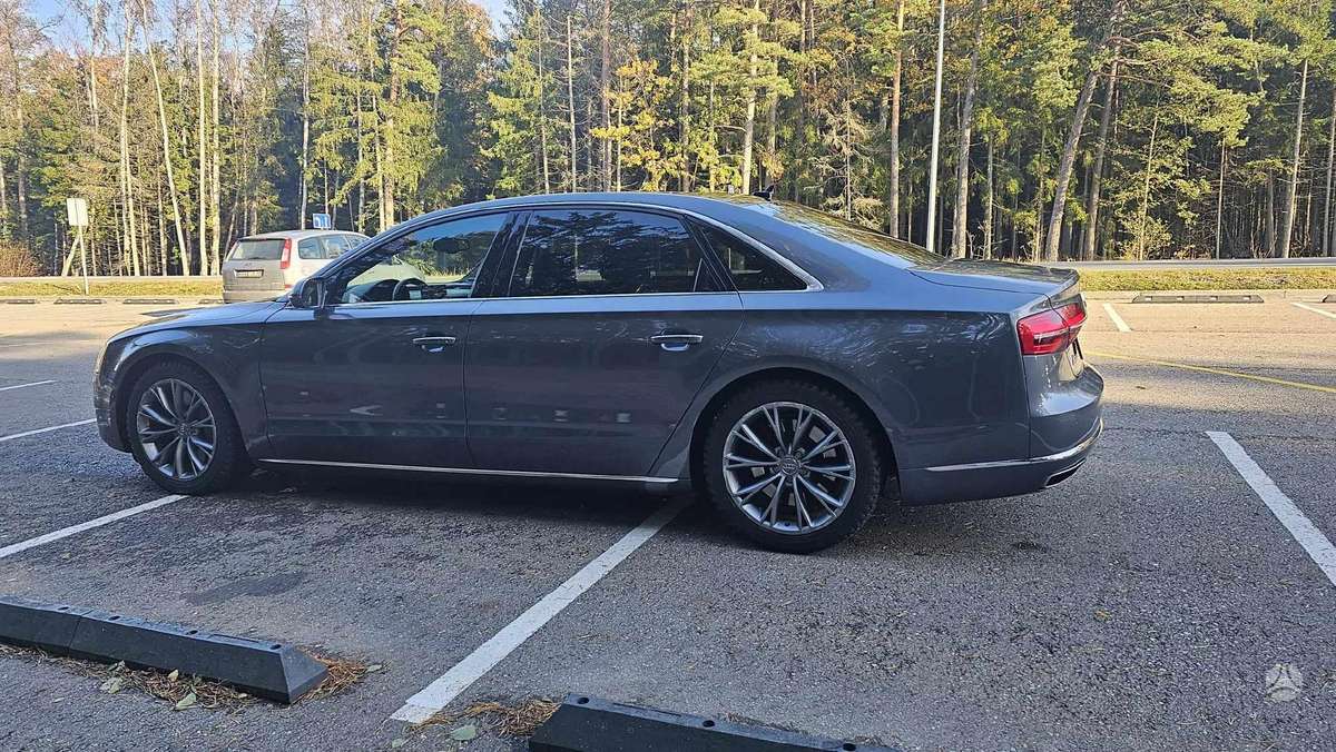 Audi A8, 3.0 l., Седан