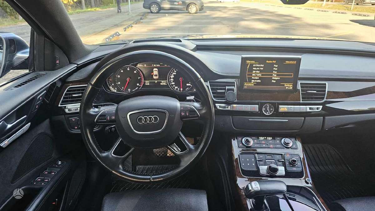 Audi A8, 3.0 l., Седан