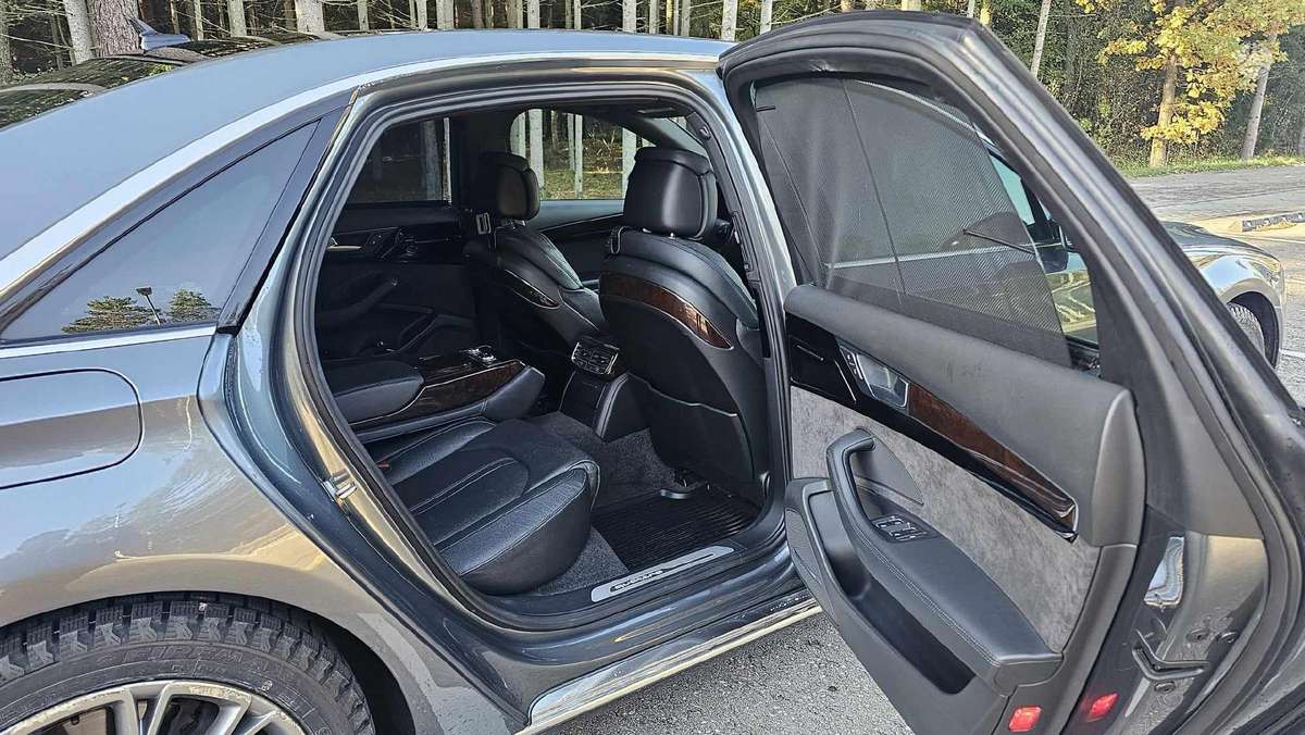 Audi A8, 3.0 l., Седан
