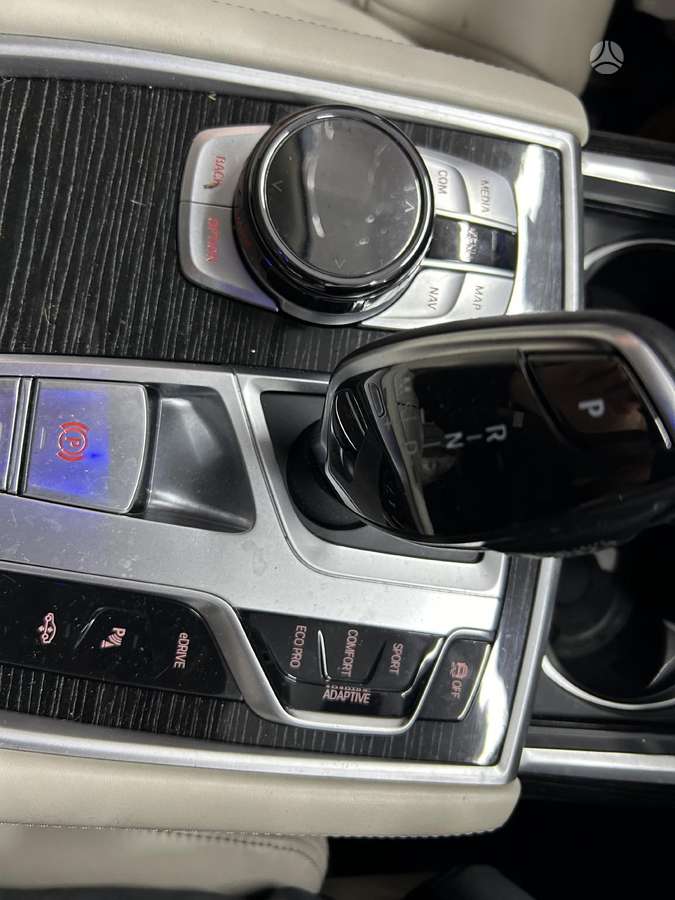 BMW 7 serija