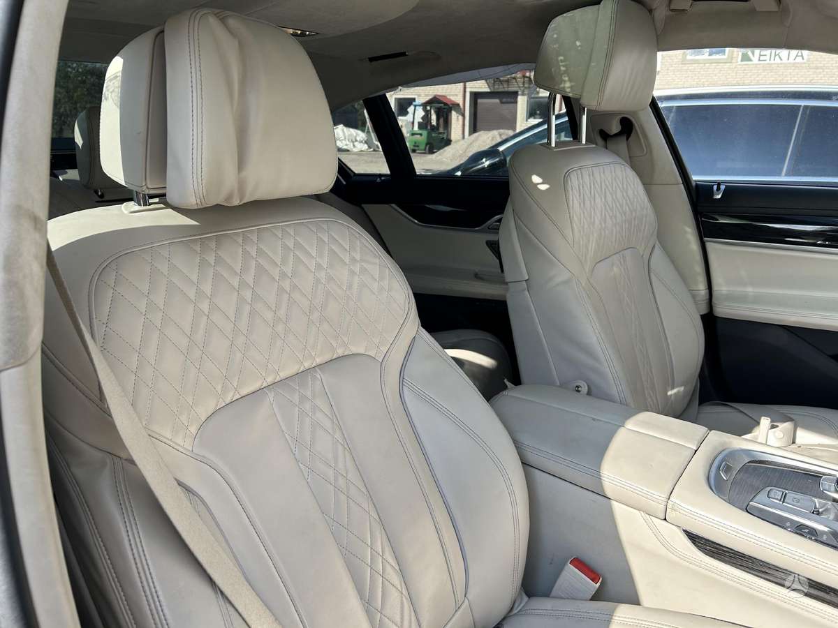 BMW 7 serija